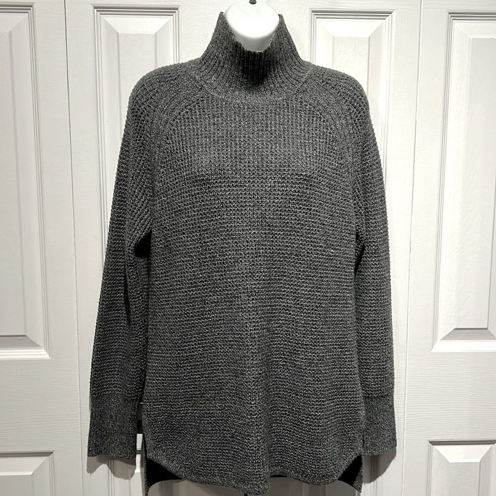 Banana Republic Grey Mock Neck Sweater Size M